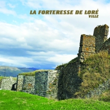 La forteresse de Loré, ville